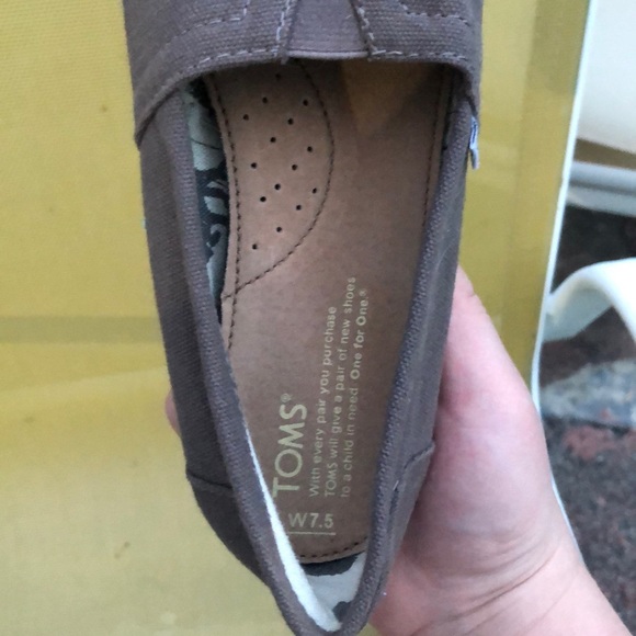 Grey Toms - Picture 3 of 4